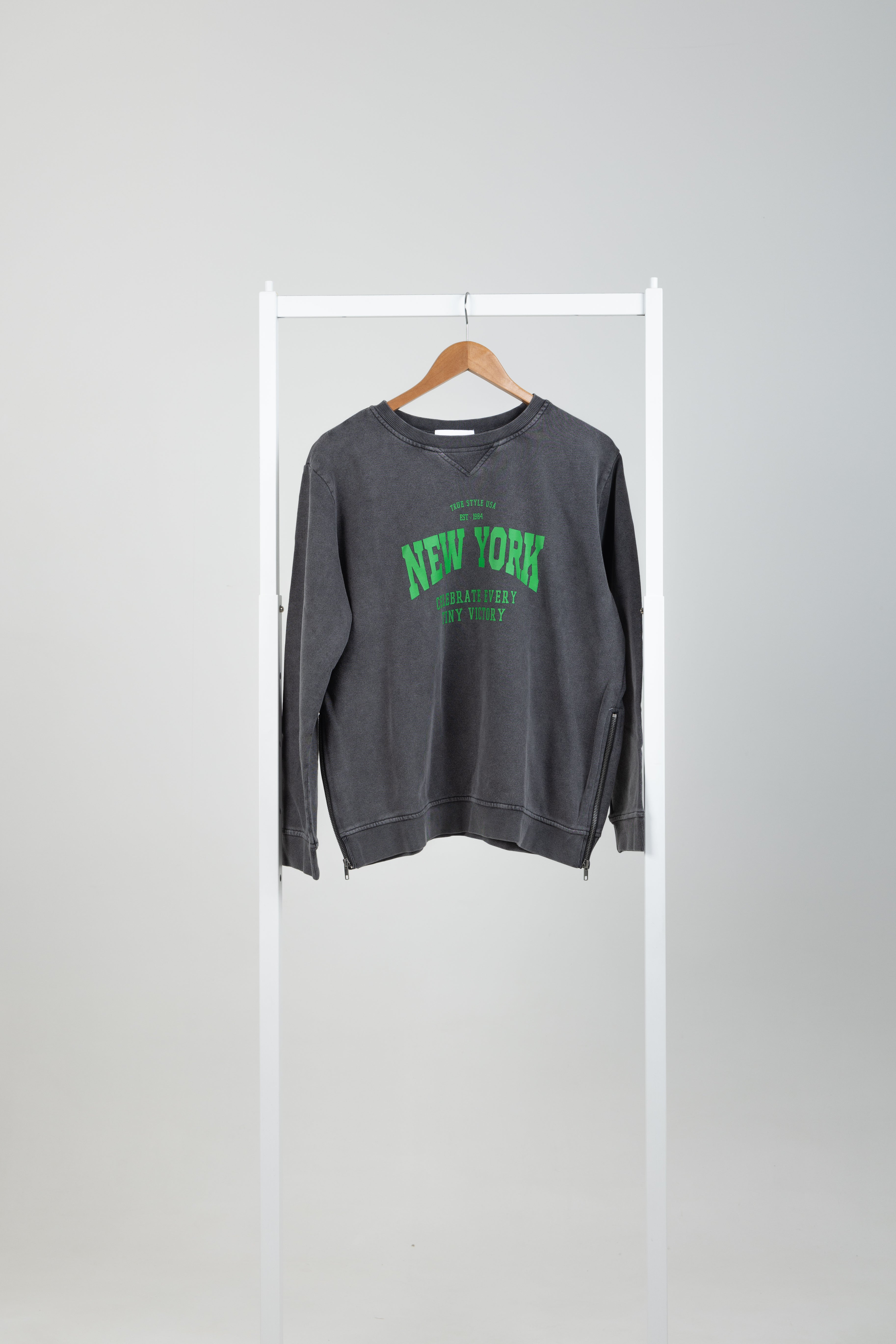 NEW YORK SWEATSHIRT - CHARCOAL/GREEN