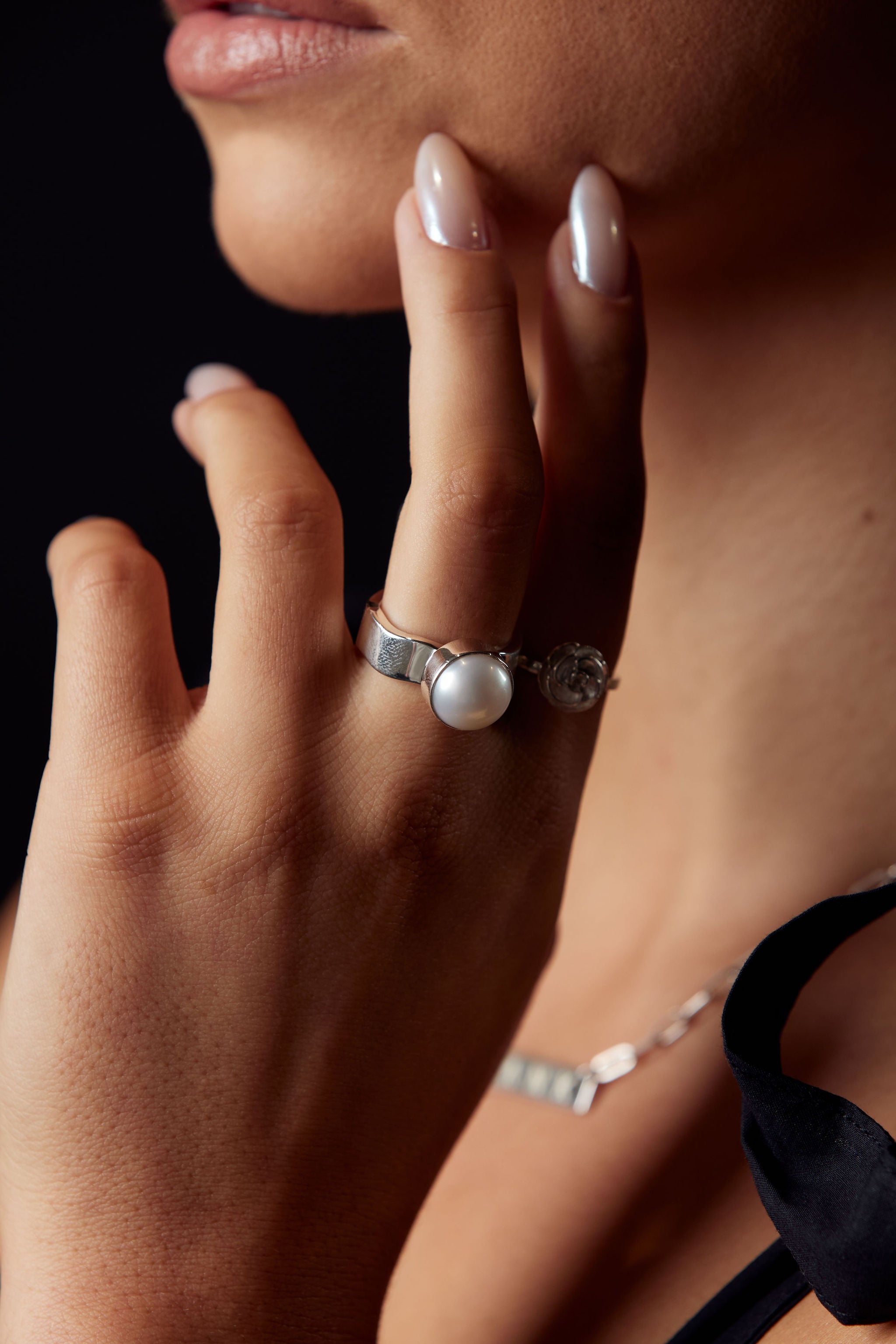 PRETTY PEARL RING