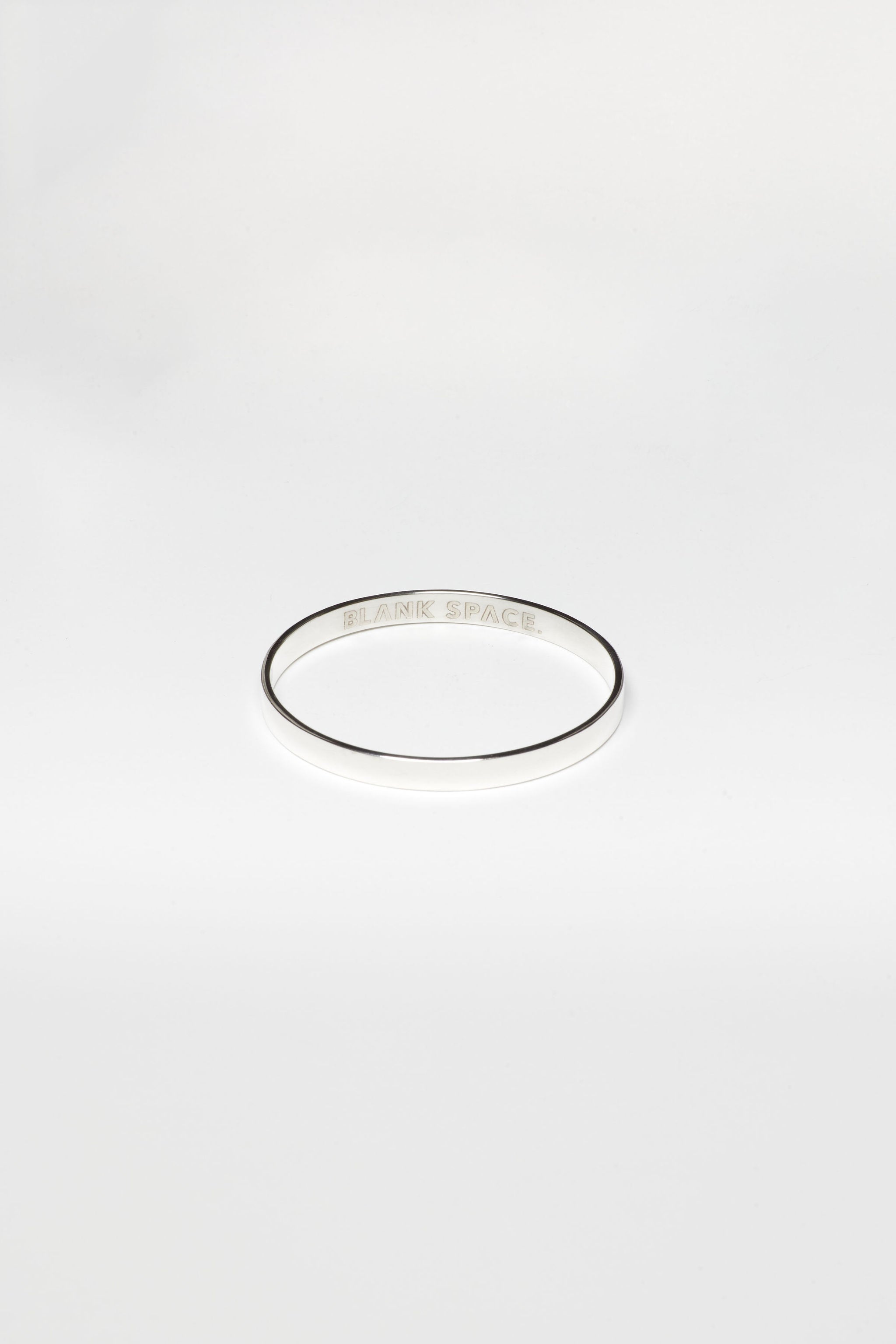 ESSENTIAL BANGLE