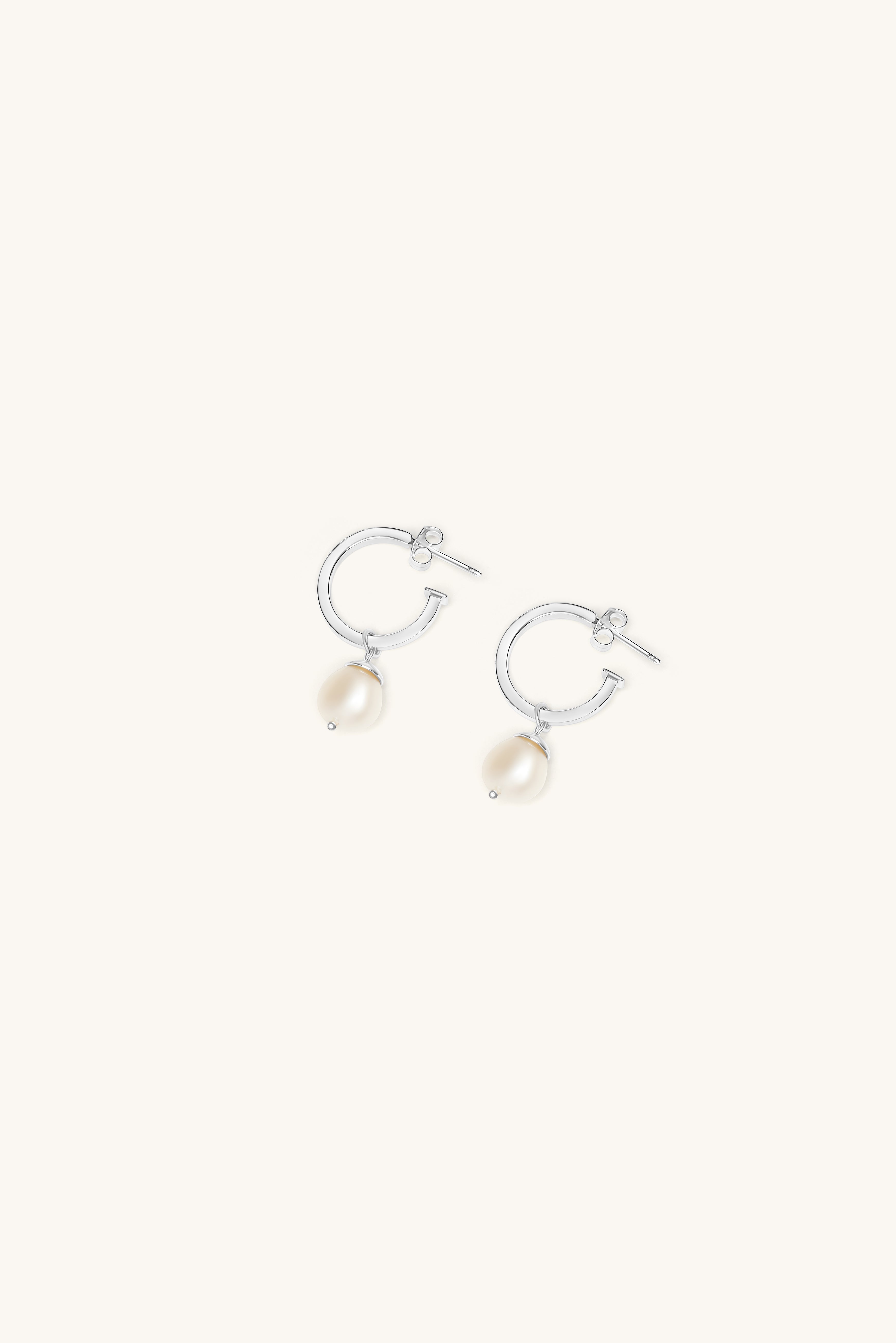 PRETTY PEARL HOOP EARRINGS