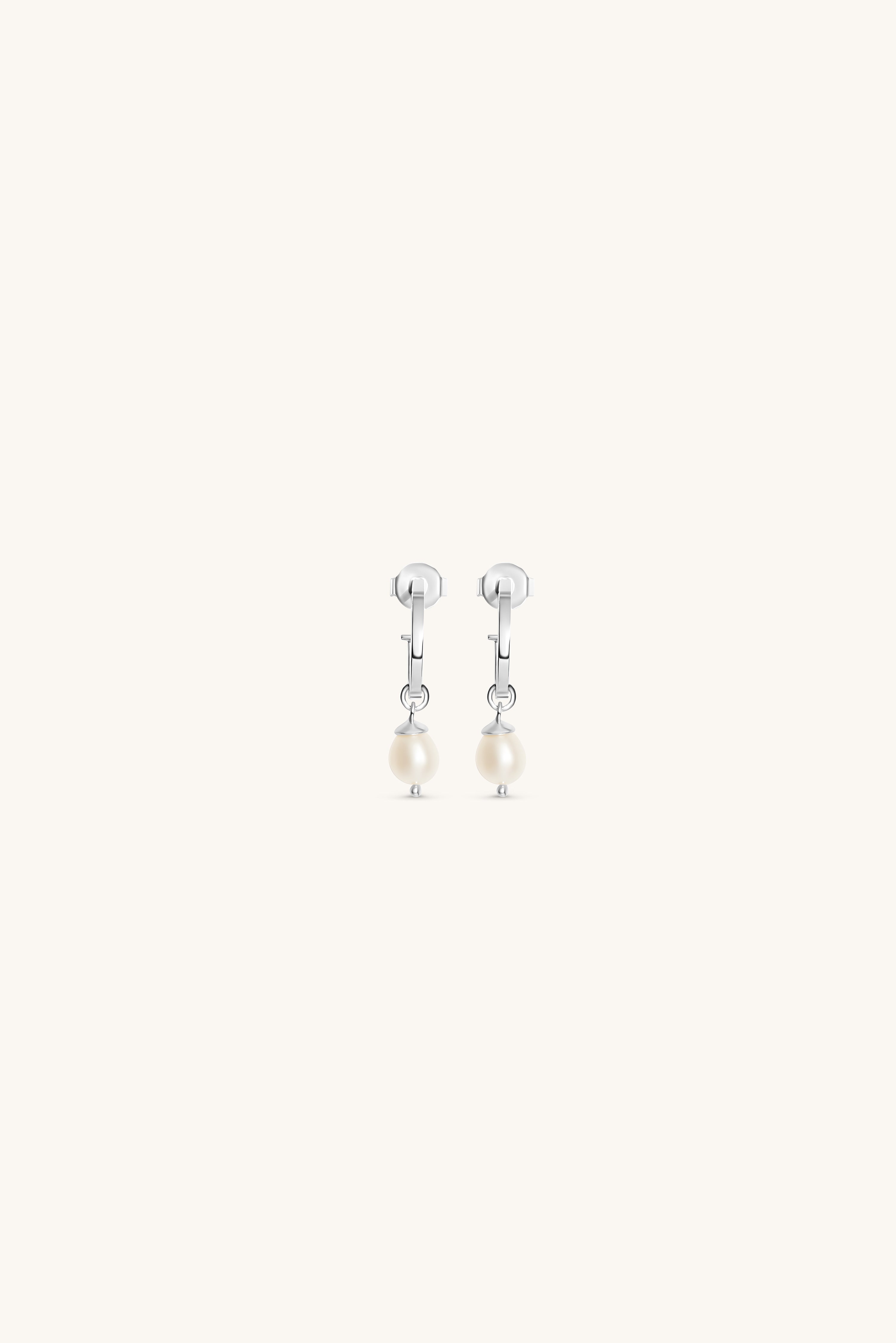 PRETTY PEARL HOOP EARRINGS